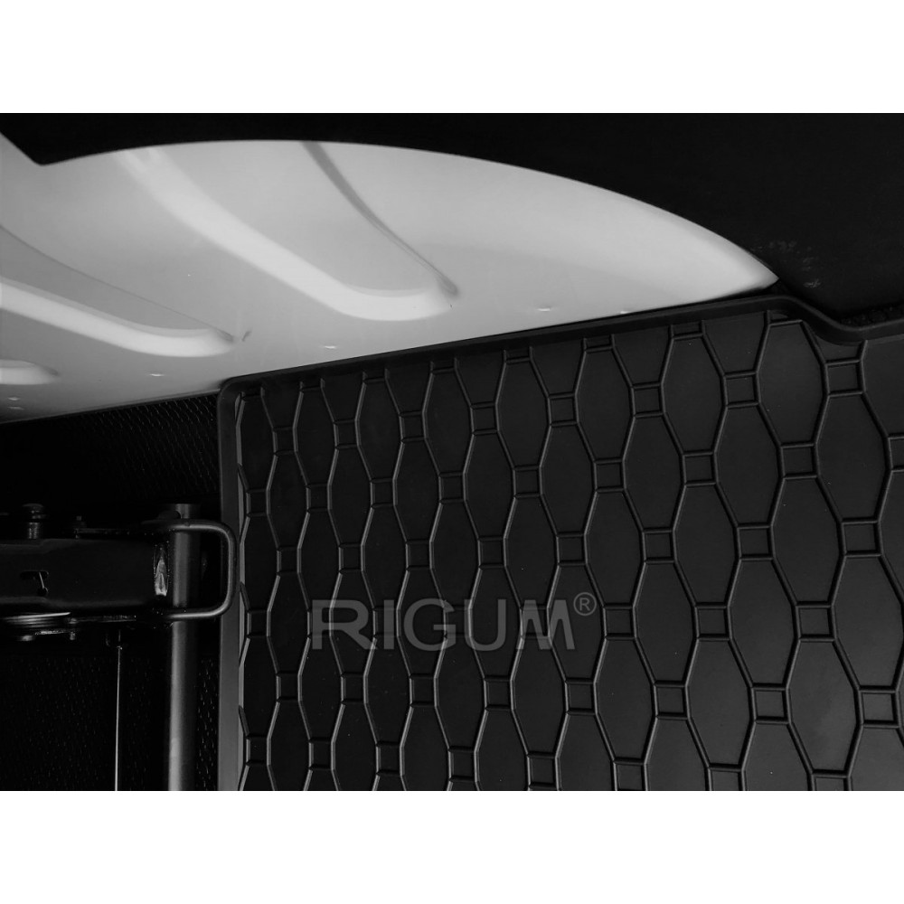 Tavita de portbagaj Opel Vivaro B, caroserie Van, fabricatie 09.2014 - 02.2019, apamament scurt, in spatele randului 3