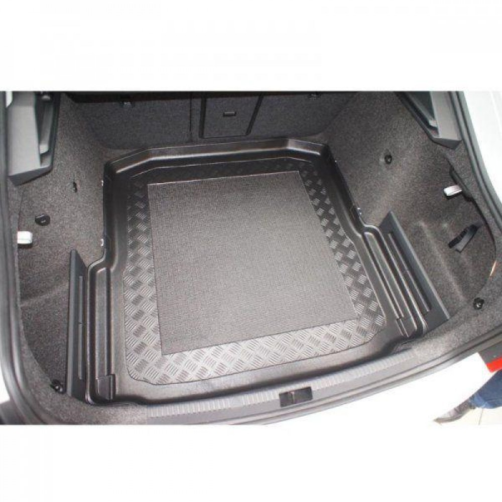 Tavita de portbagaj Skoda Octavia III, caroserie Hatchback, fabricatie 02.2013 - 05.2020